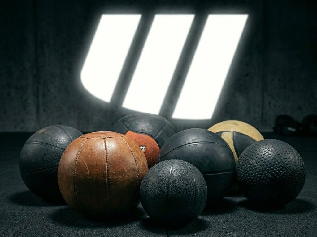 imagen de balones, fondo de maos sport.